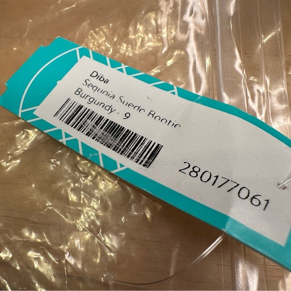 Diba Sequoia Suede Bootie in Burgundy Sz 9 2.5” stacked heel - Stitch Fix - Picture 6 of 6